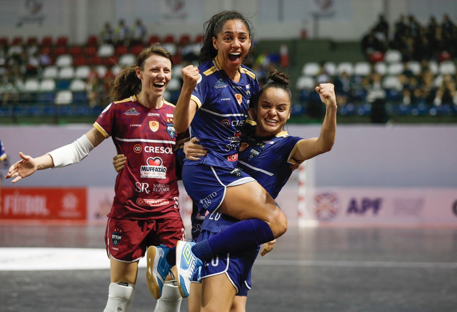 Futsal feminino: Stein Cascavel goleia Exa Ysaty e está na final