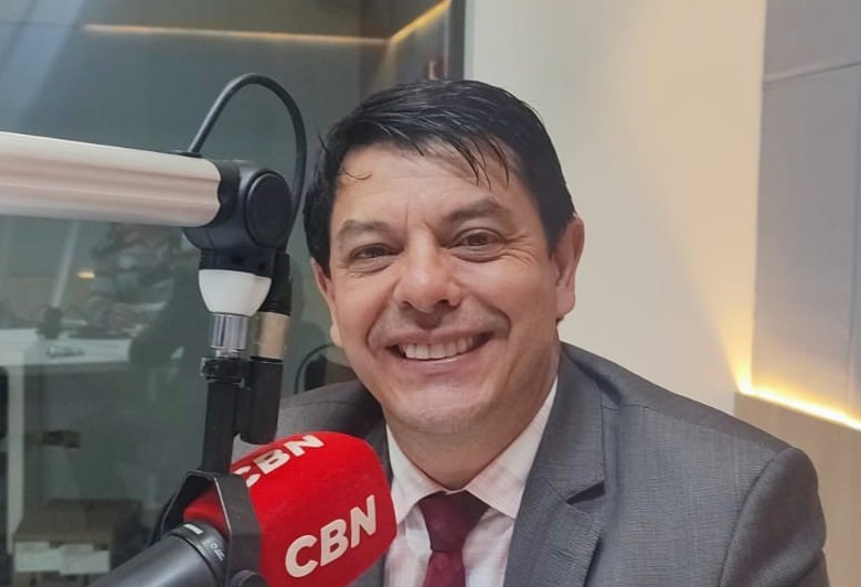 "Precisamos trabalhar a sustentabilidade, senão vamos tomar xixi e não vai ser pouco", diz Lauri