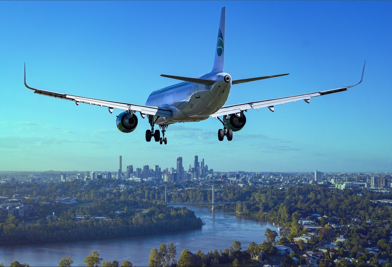 Queda no preço do querosene pode baratear passagens aéreas, avalia especialista