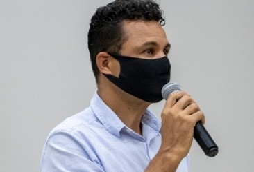 "Seguimos avançando com a vacinação e mantendo os cuidados"