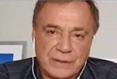 Essa dicotomia é prejudicial ao país; os extremos  esmagando os que caminham pra frente"