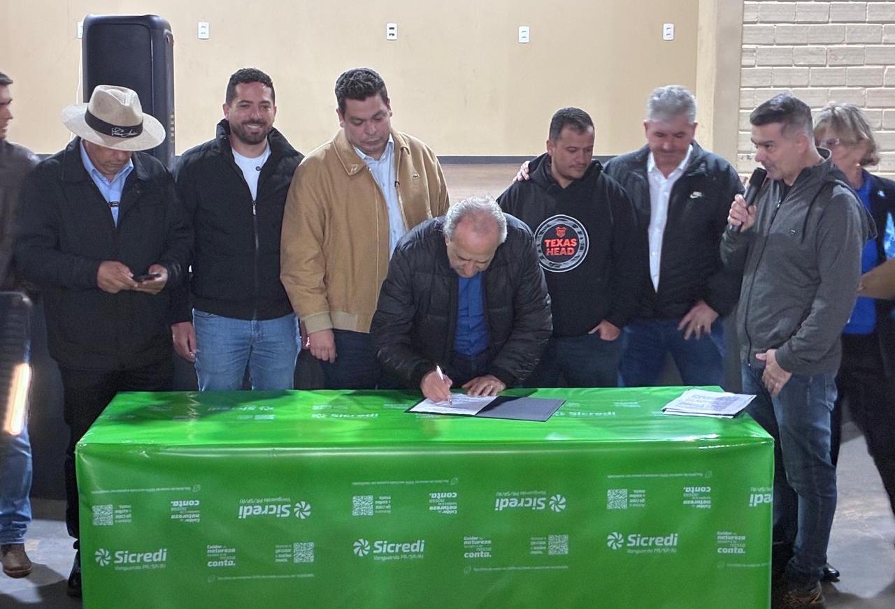 Pra Frente Cascavel leva mais de 19 quilômetros de asfalto para o interior