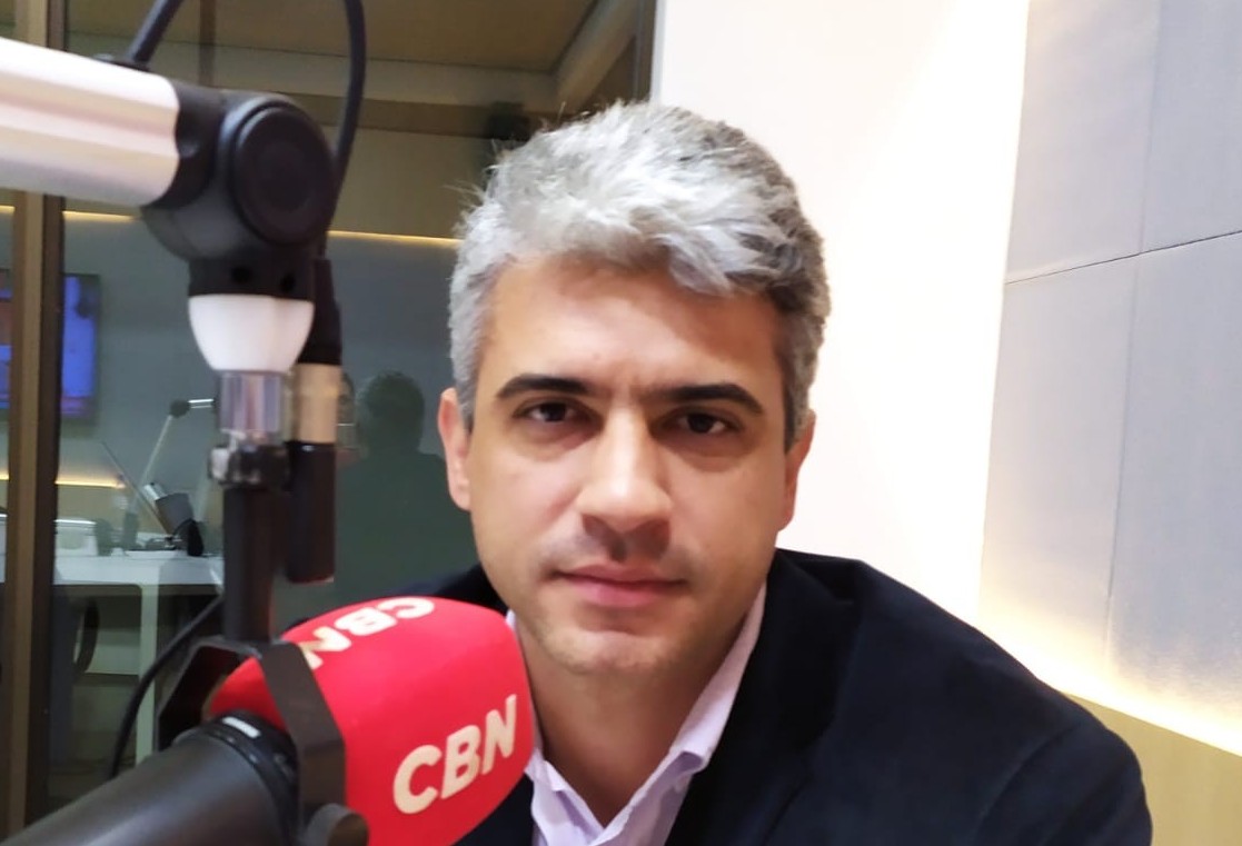 "Não adianta criarmos uma reforma de 'um sapato 40 quando calçamos 42', o governo gasta muito", diz Lopes