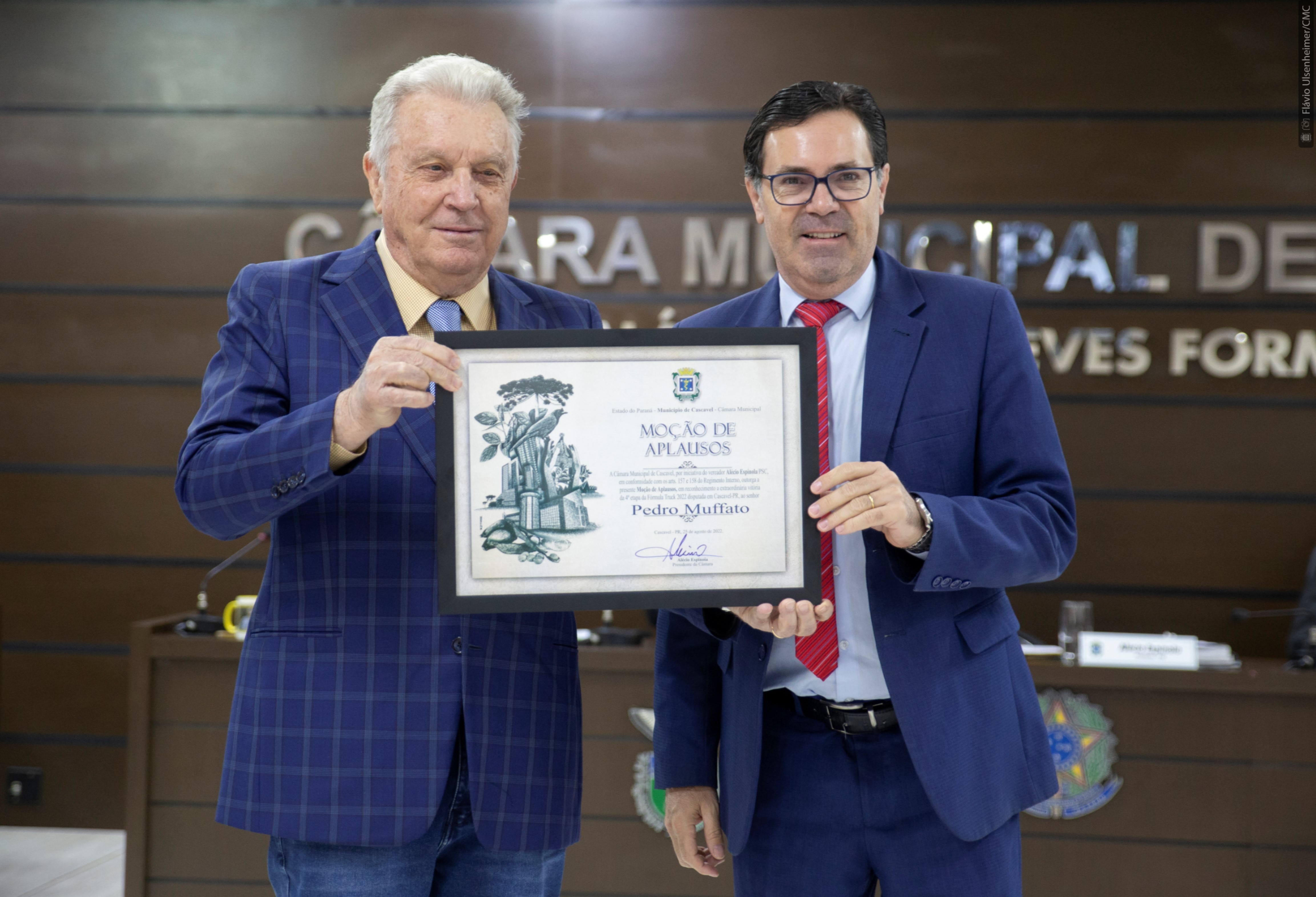 Moção homenageia Pedro Muffato por vitória em etapa da Fórmula Truck