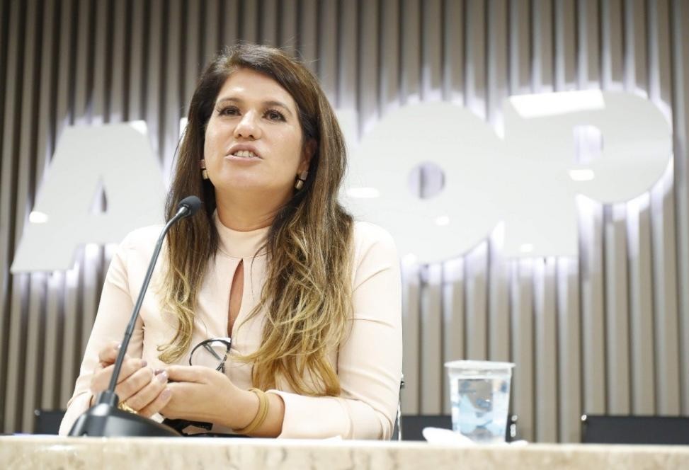 Fabíola Paranhos recebe   Votos de Congratulações e Aplausos