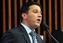 "Crítica total a esse projeto, sem condições"