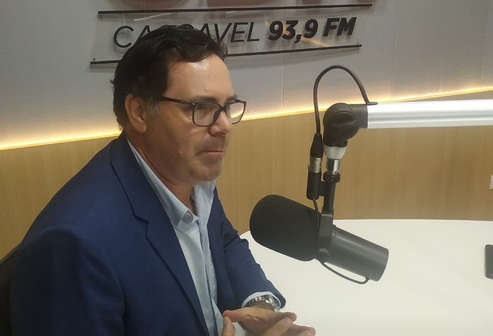 "Regulamentação é extremamente necessária, os motoristas terão que ter um adesivo no carro e arcar com taxas"diz Alécio