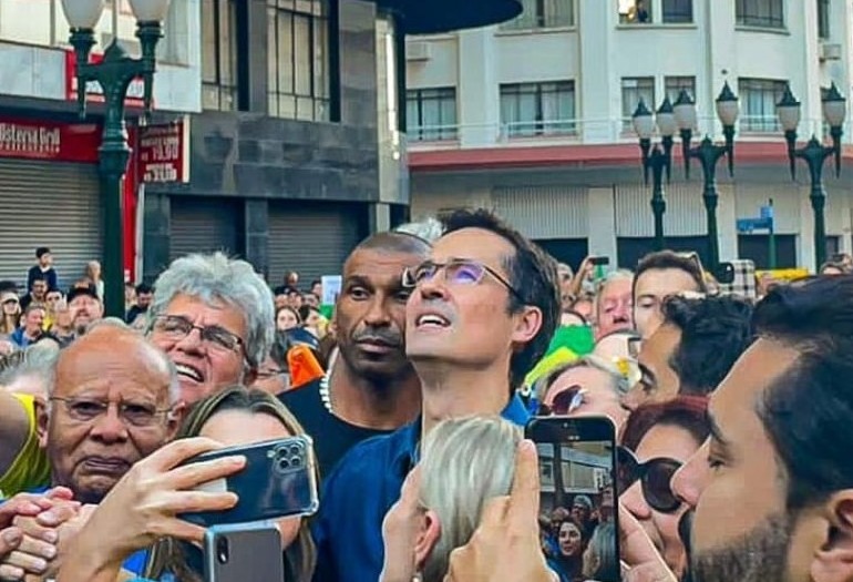 "Lutamos contra a corrupção. Não vamos desistir do nosso Brasil", diz  Dallagnol