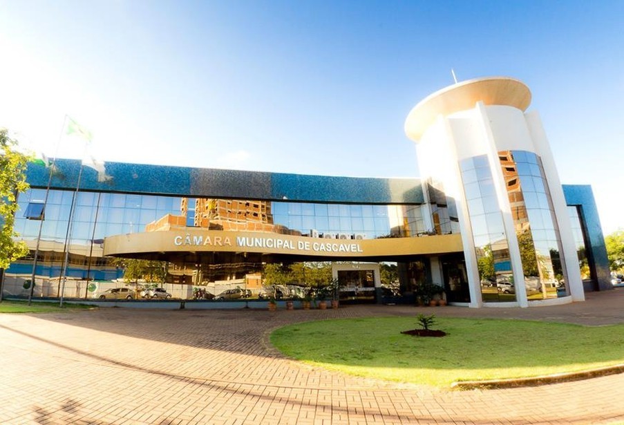 Vereadores aprovam em 12 segundos reajuste salarial 