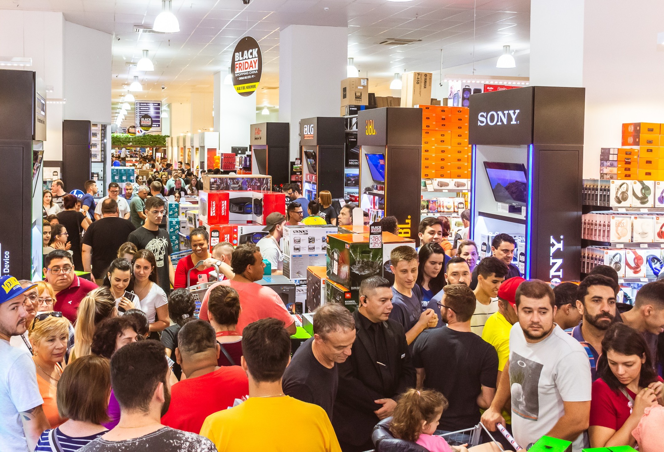 Black Friday atrai milhares de turistas para o Paraguai neste fim de semana