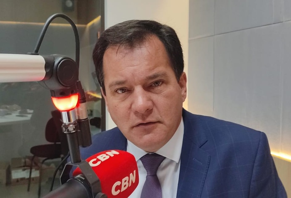 "Trata-se de golpe, não existe valor a receber como saldo de transações via Pix", diz Katarinhuk