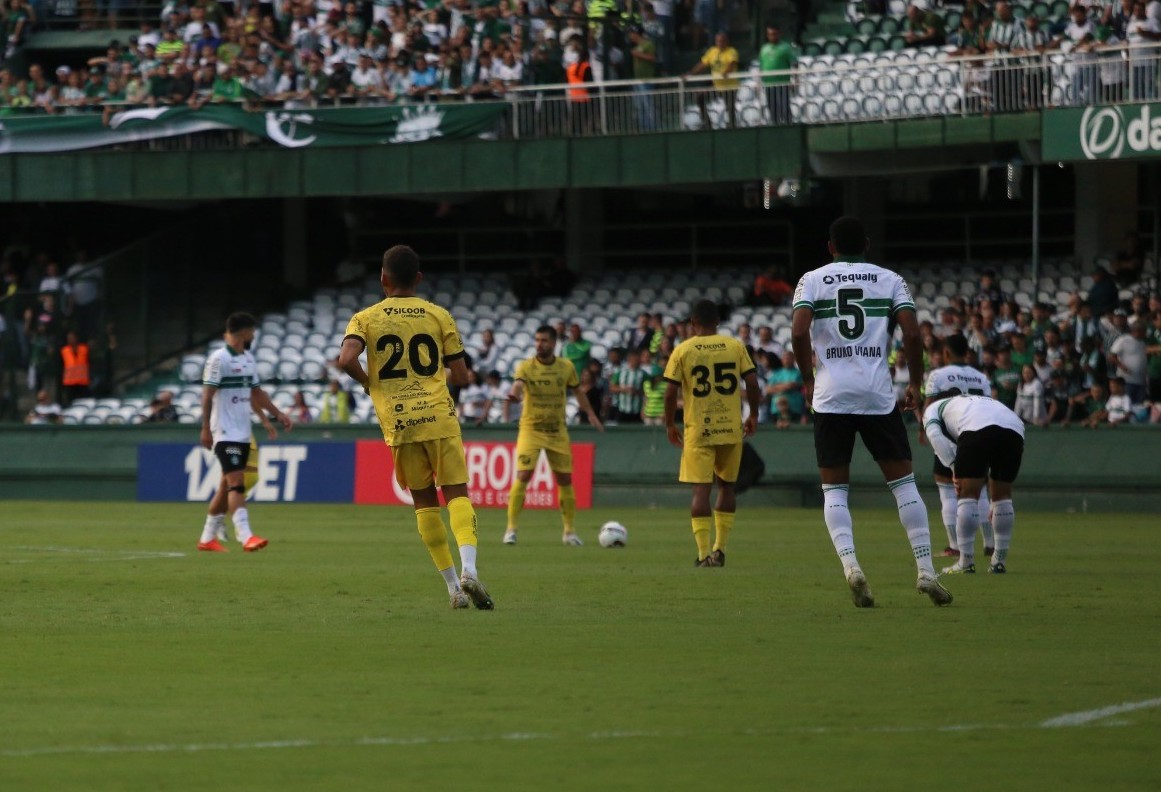 Cascavel empata com o Coritiba no Couto Pereira e está na semifinal