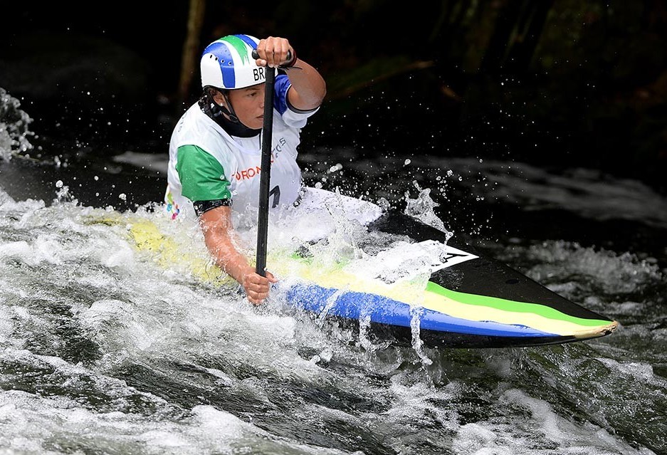 Ana Sátila conquista ouro em mundial de canoagem