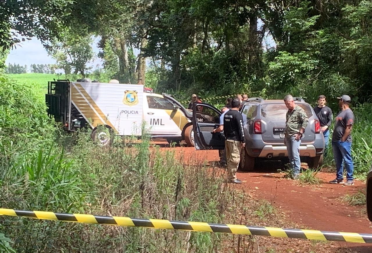 Mulher é encontrada morta; corpo carbonizado