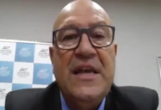 "O acordo foi mal feito, recebeu-se em torno de R$ 900 milhões de um total de R$ 10 bilhões"