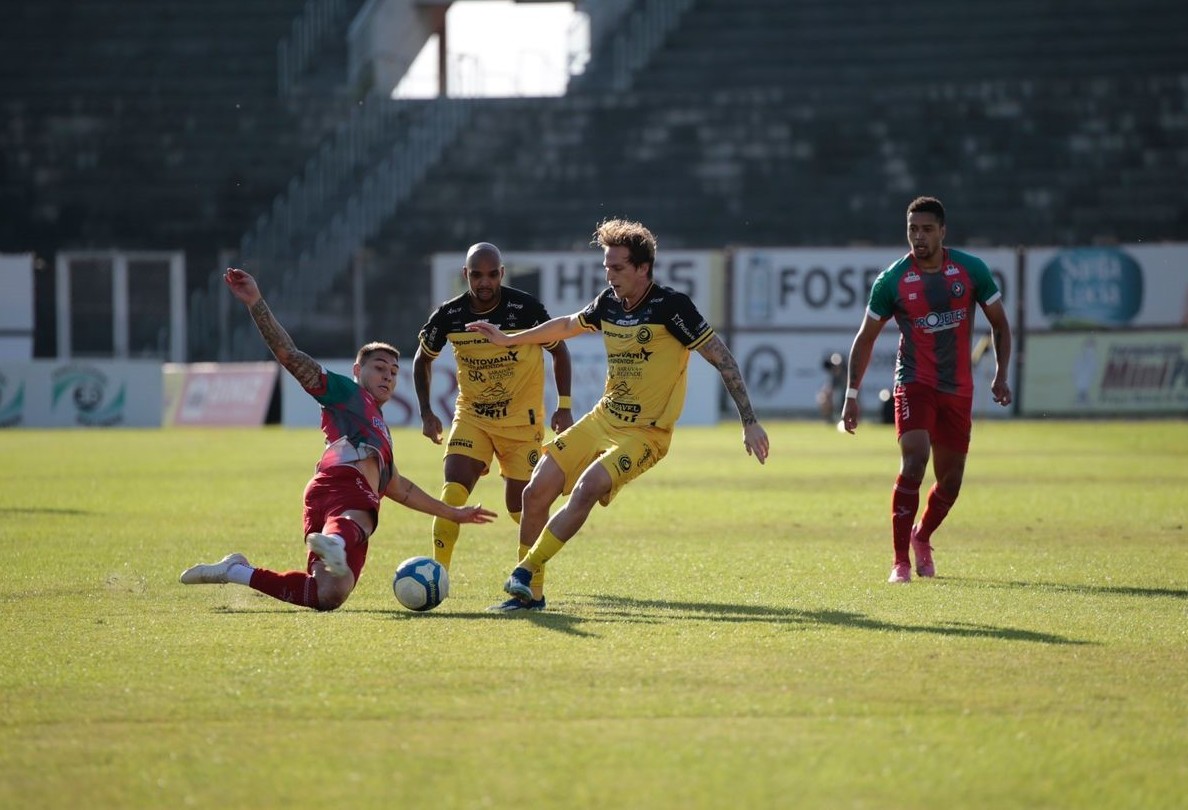 "O time está em crescimento e seguimos em busca da classificação, cada jogo é uma decisão", diz Kleina
