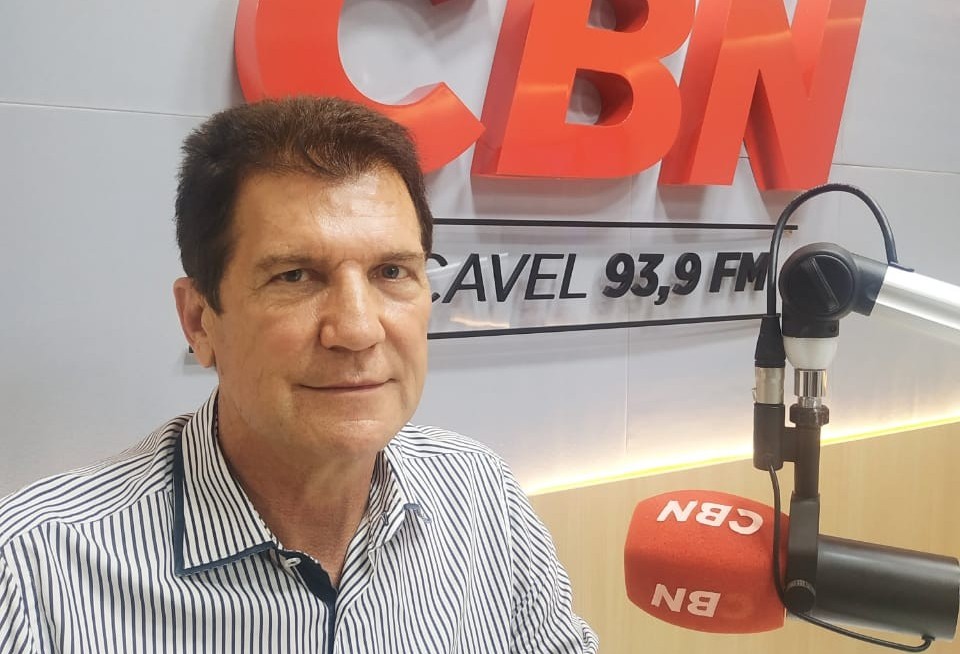 "É preciso fazer mais, colocar colete alaranjado e dormir na prefeitura não resolve"