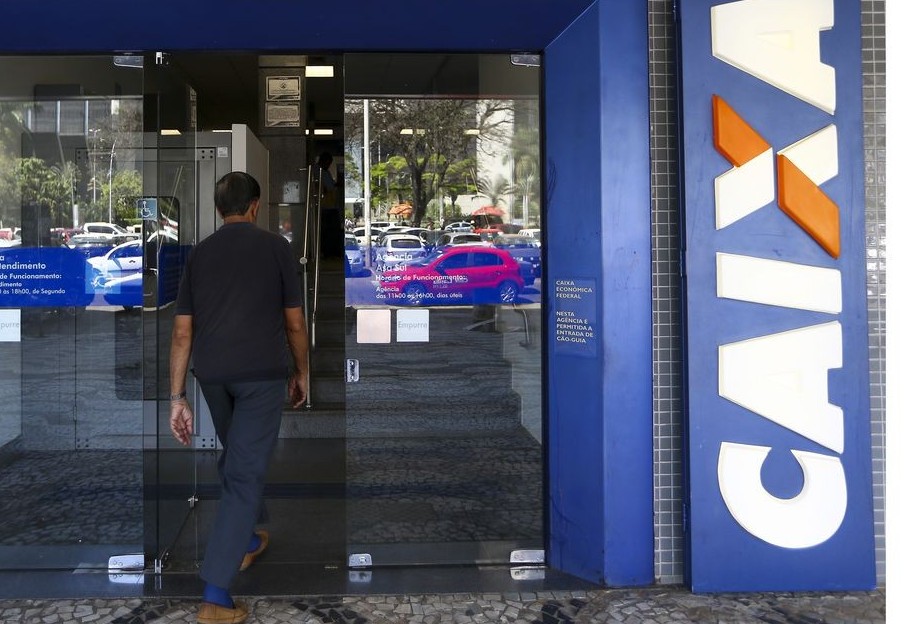 Caixa abre agências neste sábado para saques de auxílio em espécie