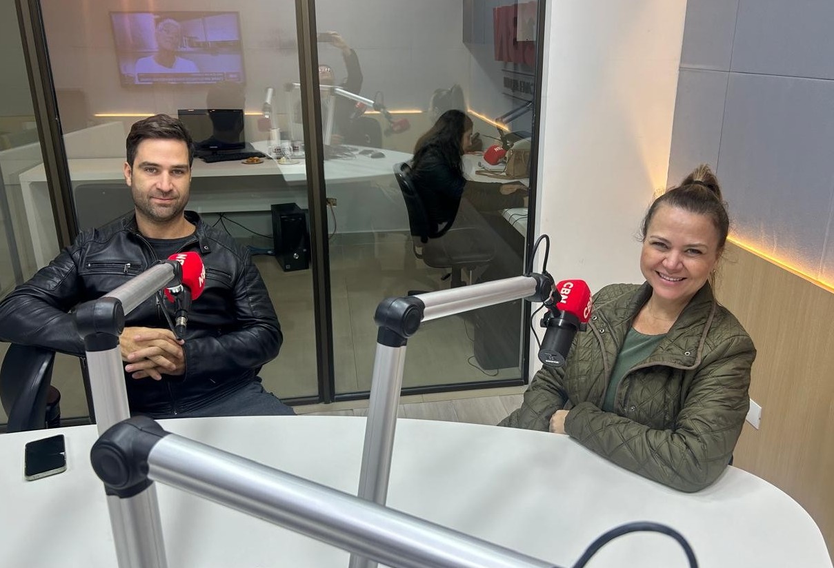 "O pai vendeu nossa casa para comprar a Rádio Colmeia, fomos morar de aluguel"