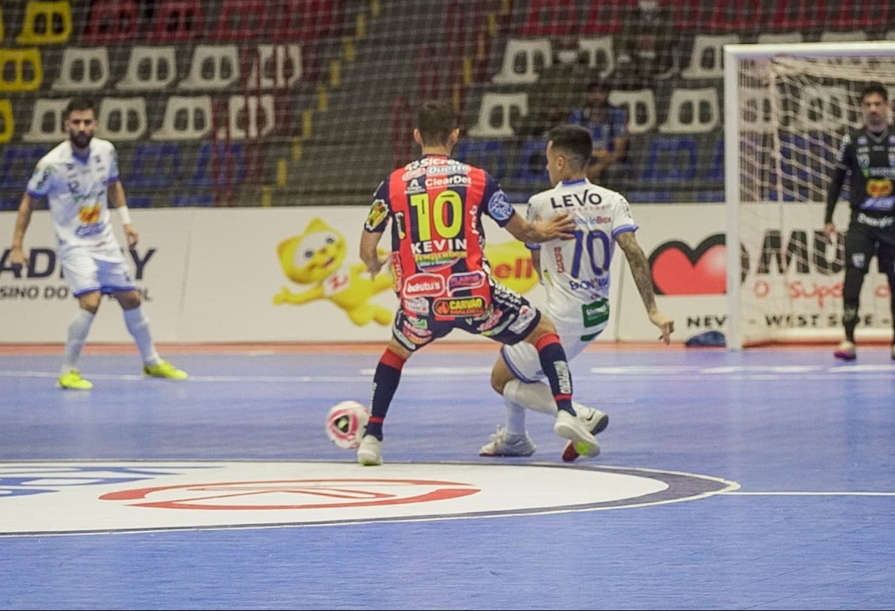 Cascavel Futsal goleia Umuarama e mantém 100%