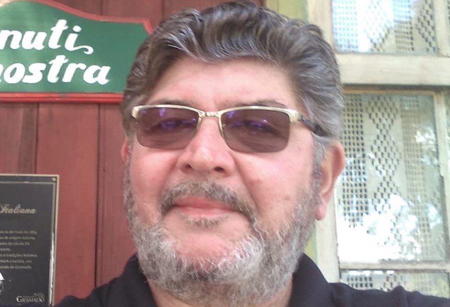 "No livro relatamos a trajetória política de mais de 50 anos de Alvaro Dias", diz Pedriali