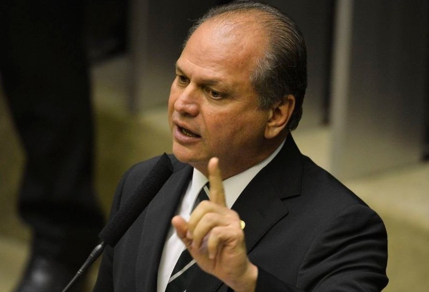 "Não tem nada de toma lá, dá cá"