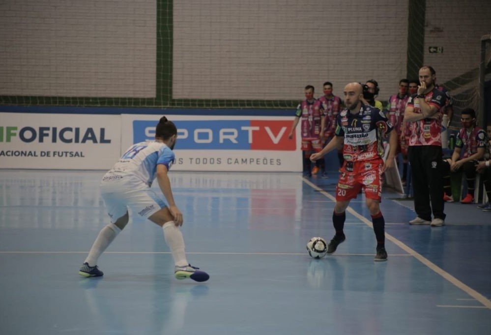 Cascavel Futsal e Foz Cataratas empatam em 3x3 no ginásio da Neva