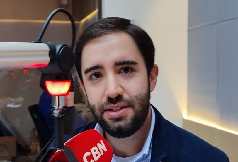 "Se nós temos dois lados, o lado do jornalismo é sempre o do meio", diz Nascimento