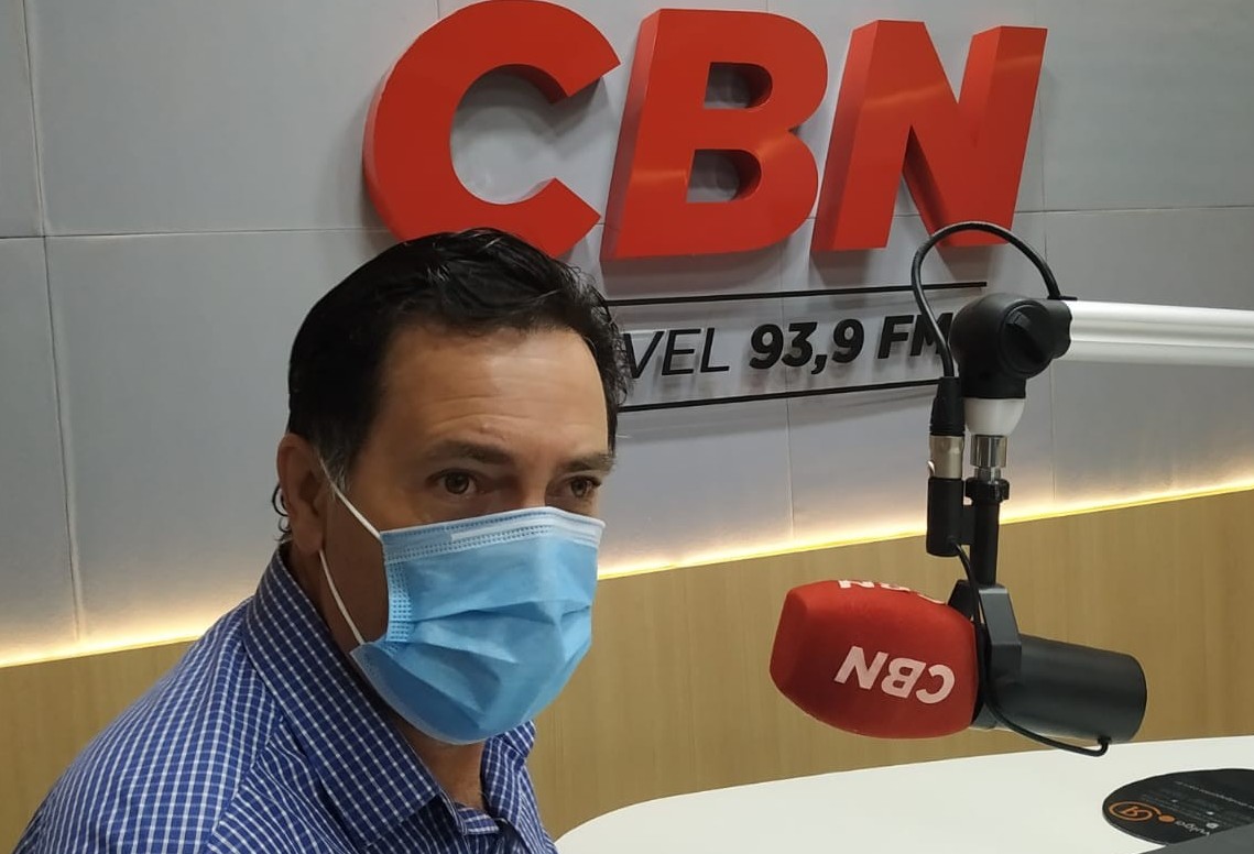 "Estou correndo desse bichinho igual o diabo corre da cruz"