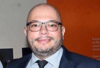 Governo aprova lei que autoriza venda de medicamentos em supermercados