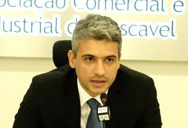 Evento com mais de 700 pessoas deu posse à nova diretoria da Acic 