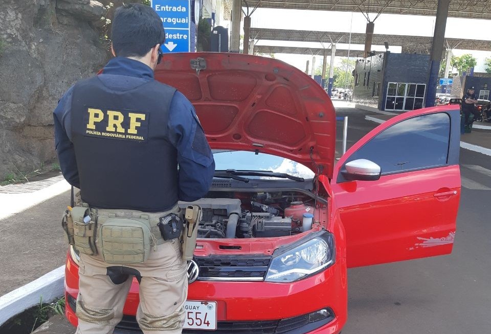 Polícia recupera veículo roubado em Campina Grande do Sul