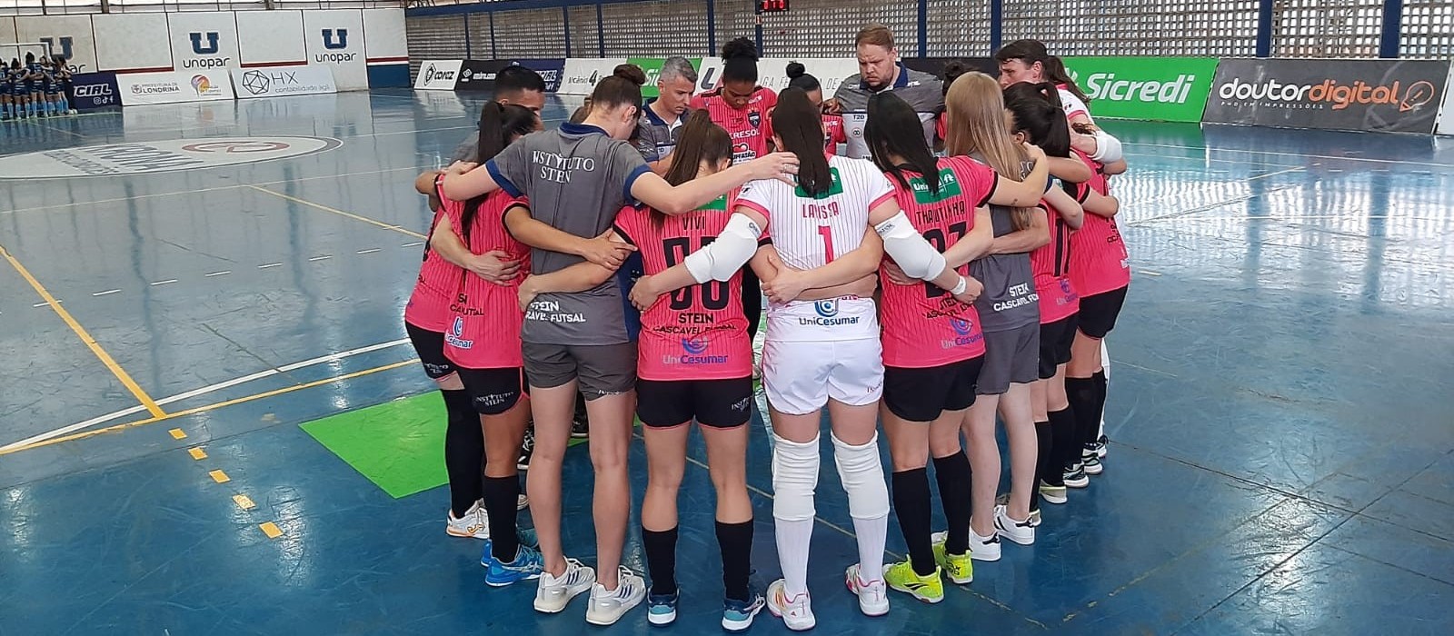 Stein vence o Londrina  no primeiro jogo da semifinal da Liga Feminina de Futsal