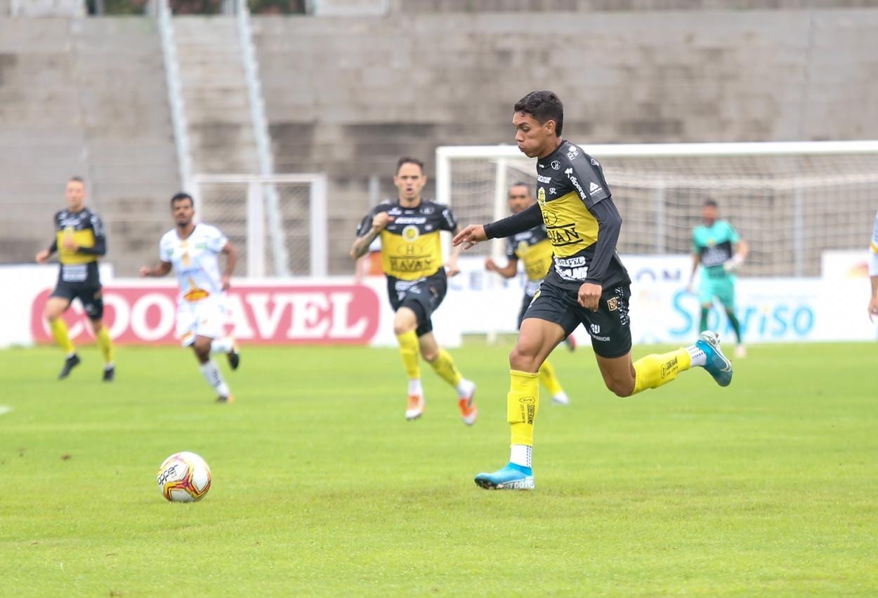 FC Cascavel vence Novorizontino com gol nos acréscimos