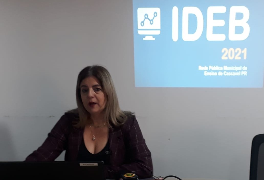 Secretária de Educação apresenta análise da proficiência referente ao Ideb, em Cascavel