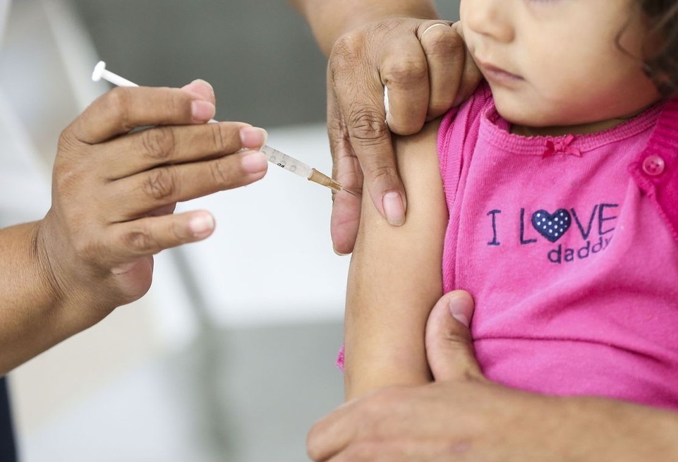 Cerca de 13 mil crianças ainda não foram vacinadas em Cascavel