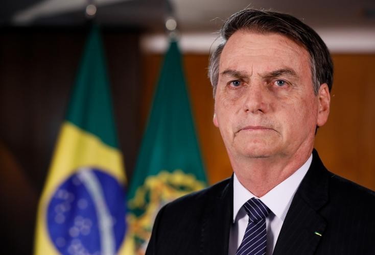 Juristas dizem que posição de Bolsonaro vai contra membros do próprio governo e discurso pode basear até impeachment